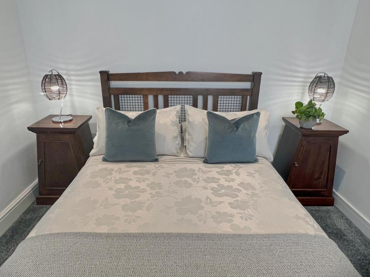 Apartment Perfectly Located Centre *